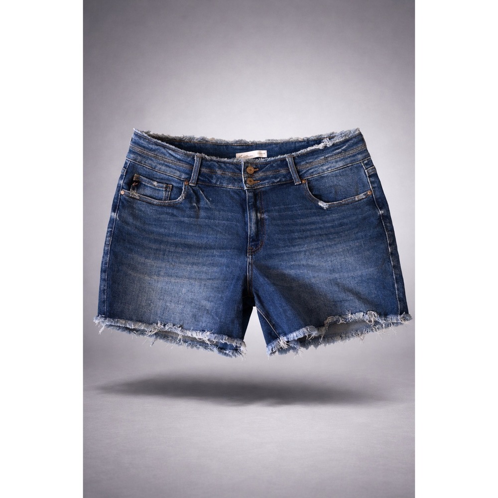 KanCan Maurices Women Dark Wash Frayed Raw Hem Denim Shorts Size 18 128477